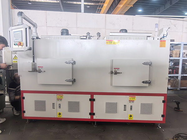 Vacuum Oven